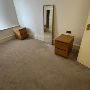 2x IKEA MALM chest of drawers