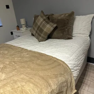 Studio flat in Newcastle, Tyne and Wear - Image 5