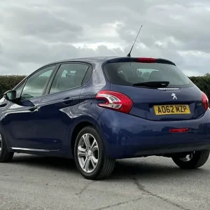 2012 Peugeot 208 1.2 VTi Active 5-door hatchback petrol manual - Image 4