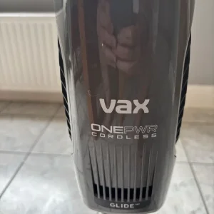 Vax ONEPWR cordless glide floor cleaner