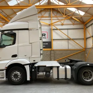 MERCEDES ACTROS 1843 STREAMSPACE 2017 EURO 6 4X2 TRACTOR UNIT - Image 7