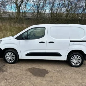 PEUGEOT PARTNER PROFESSIONAL 1.5 HDI DIESEL 2021 80,000 MILES - Image 2