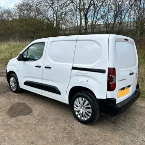 PEUGEOT PARTNER PROFESSIONAL 1.5 HDI DIESEL 2021 80,000 MILES - Image 3