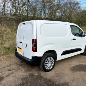 PEUGEOT PARTNER PROFESSIONAL 1.5 HDI DIESEL 2021 80,000 MILES - Image 4