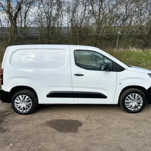 PEUGEOT PARTNER PROFESSIONAL 1.5 HDI DIESEL 2021 80,000 MILES - Image 5