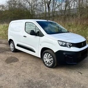 PEUGEOT PARTNER PROFESSIONAL 1.5 HDI DIESEL 2021 80,000 MILES - Image 6