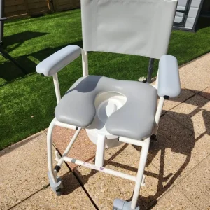 Commode chair on wheels