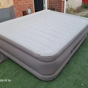 Electric inflatable double mattress