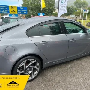 2016 Vauxhall Insignia 1.6 CDTi SRi Vx-Line Nav 5-door Hatchback Diesel Manual - Image 5