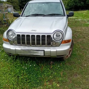 Jeep Cherokee Estate 2005, 3700cc, 5-door - Image 2