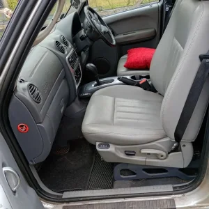 Jeep Cherokee Estate 2005, 3700cc, 5-door - Image 4