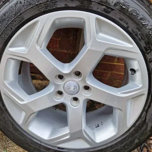 4x 20" Land Rover Range Rover alloy wheels with Pirelli tyres - Image 6