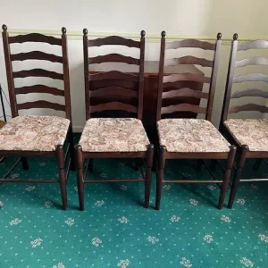 Dining table and 4 chairs - Image 4