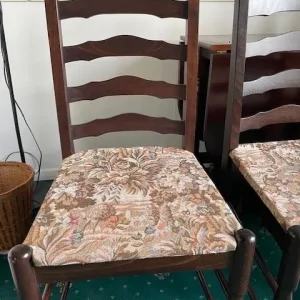 Dining table and 4 chairs - Image 5