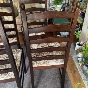 Dining table and 4 chairs - Image 7