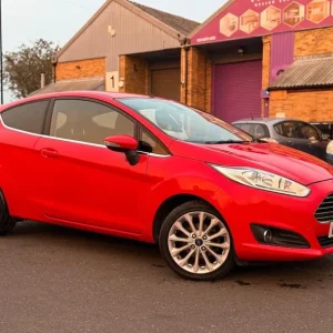 2016 Ford Fiesta 1.0T EcoBoost Titanium X Euro 6 3dr Hatchback - Image 4