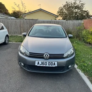 Volkswagen Golf 1.6 TDI, 2010, 5-door hatchback, semi-auto - Image 2