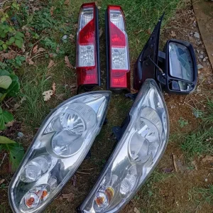 Renault Master Front Grill and Lights - Image 2