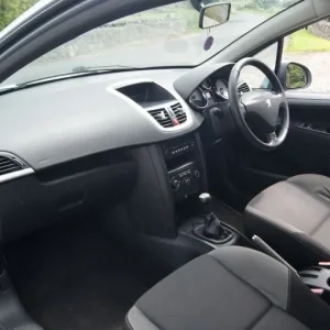 2011 Peugeot 207 1.4 HDI Diesel Envoy 3-door - Image 5
