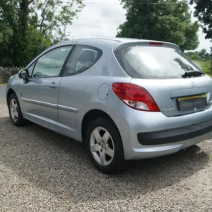 2011 Peugeot 207 1.4 HDI Diesel Envoy 3-door - Image 8