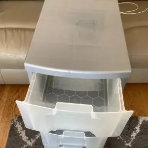 Plastic 4 drawer unit on wheels - Image 2