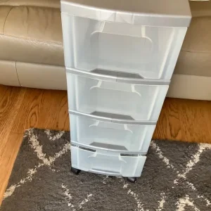 Plastic 4 drawer unit on wheels - Image 3