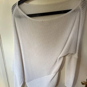Reiss white asymmetric semi-sheer top size UK10/M - Image 5