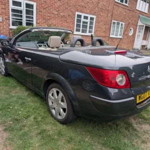 2007 Renault Mégane Convertible, Manual, 1598cc, 2 doors - Image 2