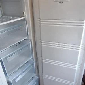 Fridgemaster free-standing freezer - Image 6