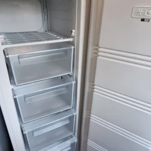 Fridgemaster free-standing freezer