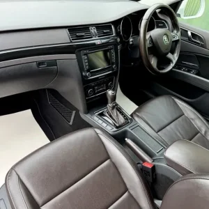 2014 Skoda Superb 2.0 TDI Estate 4WD Diesel - Image 4