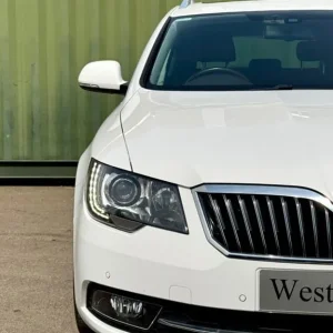 2014 Skoda Superb 2.0 TDI Estate 4WD Diesel - Image 8