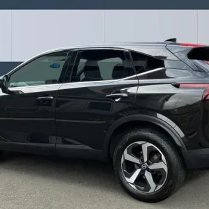 2022 Nissan Qashqai 1.3 DiG-T Mild Hybrid 5-door SUV - Image 2
