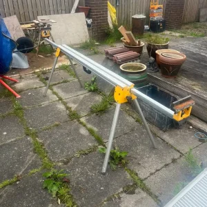 Dewalt 305mm mitre saw and stand - Image 3