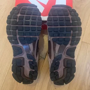 Nike Zoom Vomero 5 trainers size 4.5 - Image 6