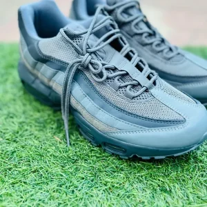 Nike Airmax 95 grey colour ways - Image 2