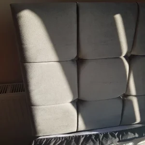 Hardly used single bed with headboard - Image 5