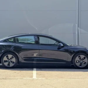 2021 Tesla Model 3 Standard Range Plus Auto RWD 4dr Saloon - Image 3