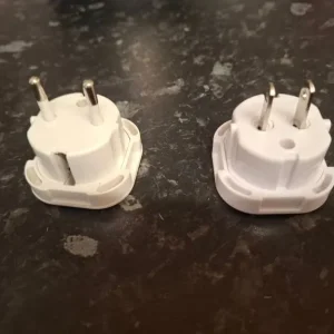 Plug adaptor Uk x 2 - Image 2