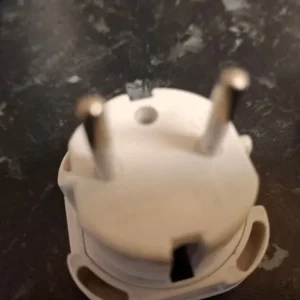 Plug adaptor Uk x 2 - Image 3
