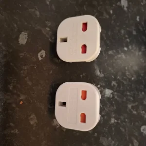 Plug adaptor Uk x 2