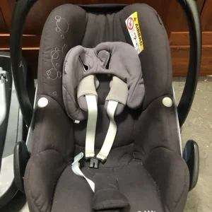 Baby Pebble Maxi Cosy Iso Fix Base & car Seat - Image 2