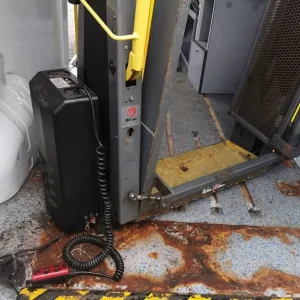 Wheelchair tail lift - Image 4