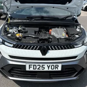 2025 Renault Captur 1.6 E-Tech Full Hybrid Esprit Alpine 5-door Hatchback - Image 8