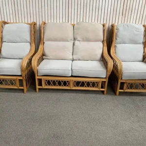 Three-piece conservatory suite with settee and two armchairs
