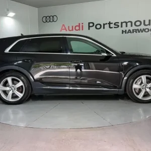 2019 Audi e-tron 55 SUV 5-door Estate - Image 2