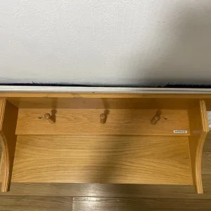 Aspace solid wood wall shelf with hangers - Image 2