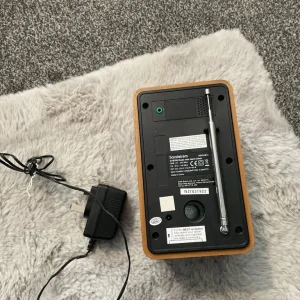 Small Radio - Image 3