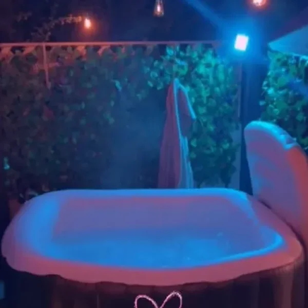 Hot tub/Spa