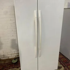 Daewoo White 2 Door American NonPlumb Fridge Freezer